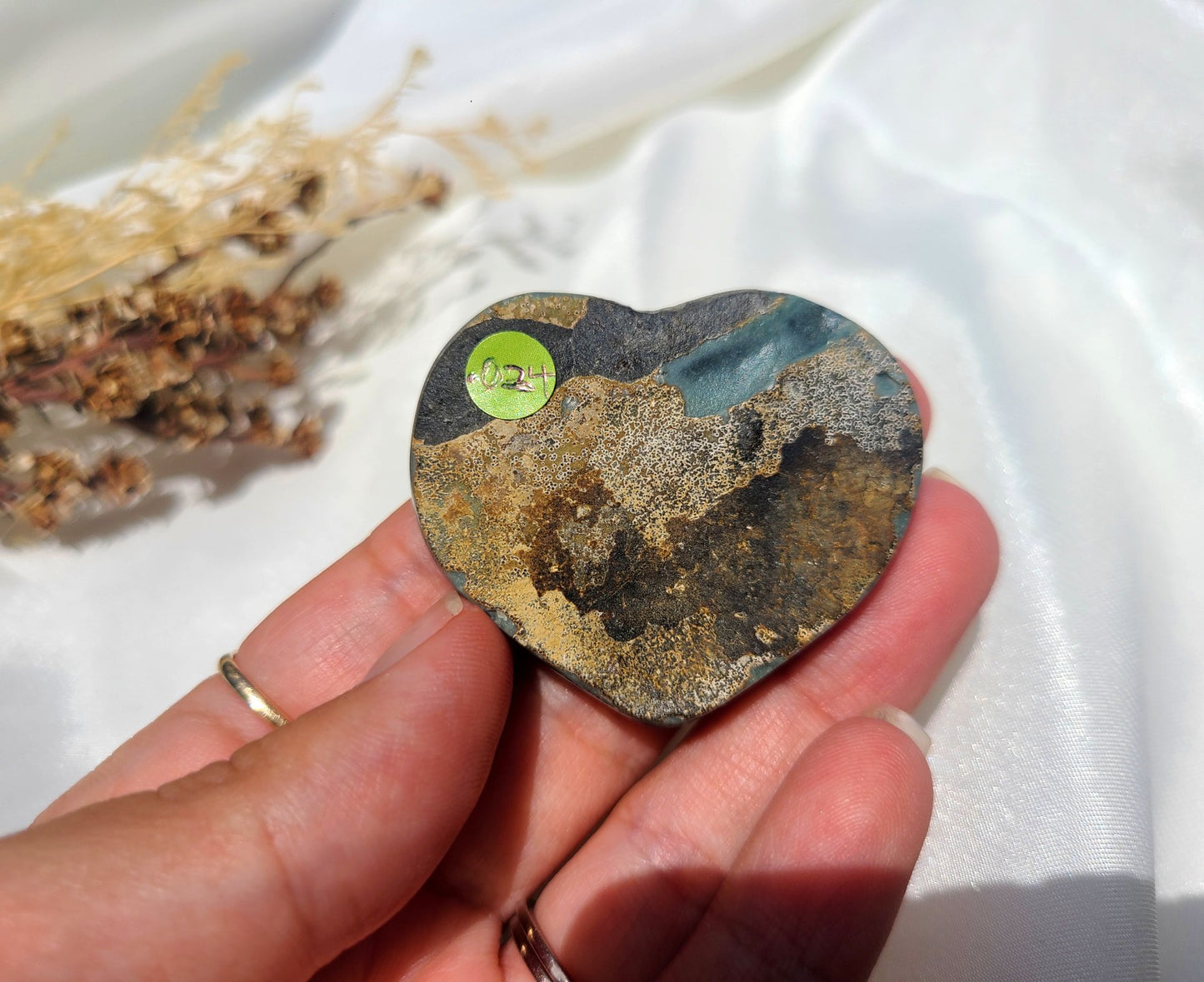 Black Galaxy Amethyst Heart 02