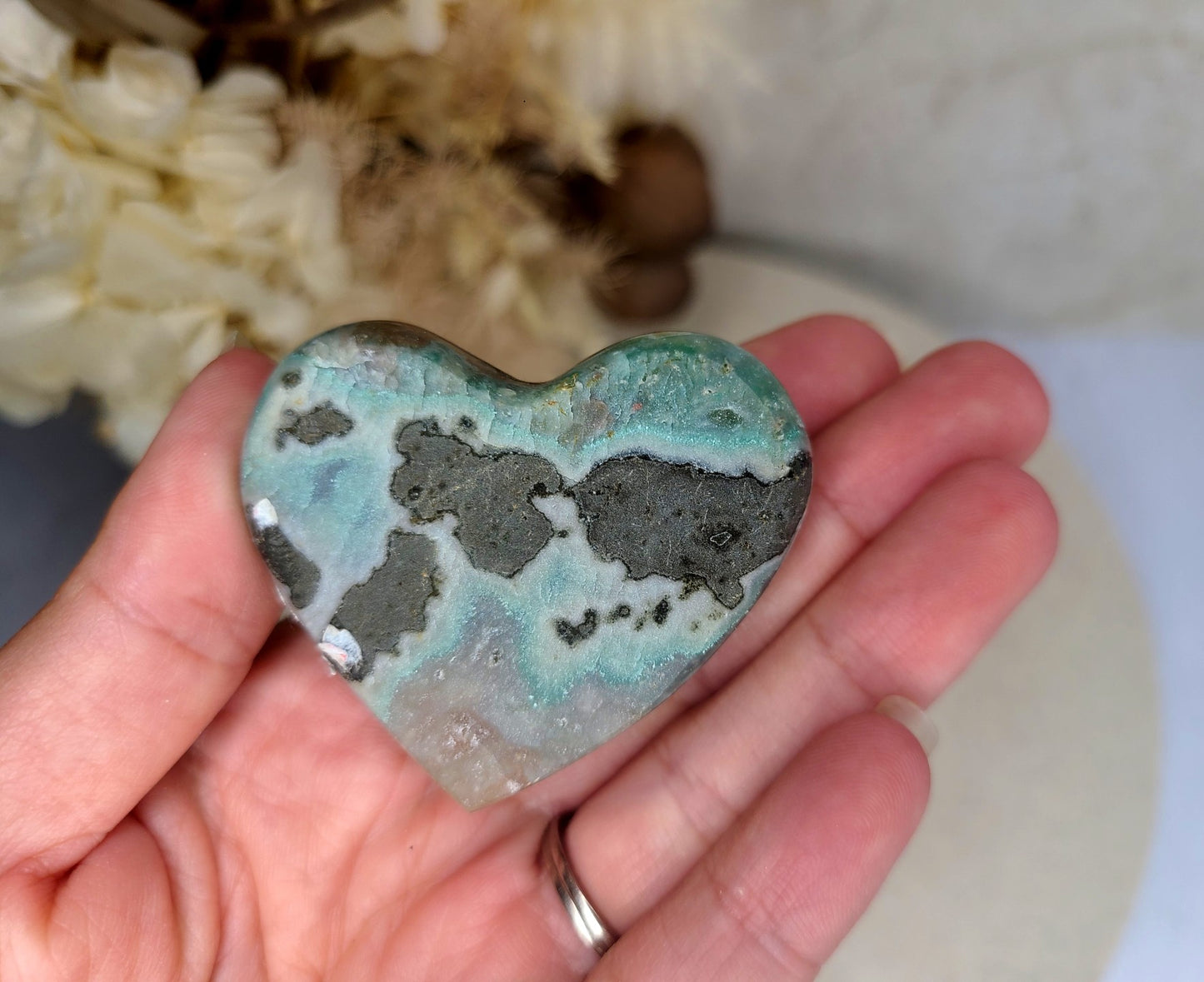 Flower Amethyst Heart on stand (small)