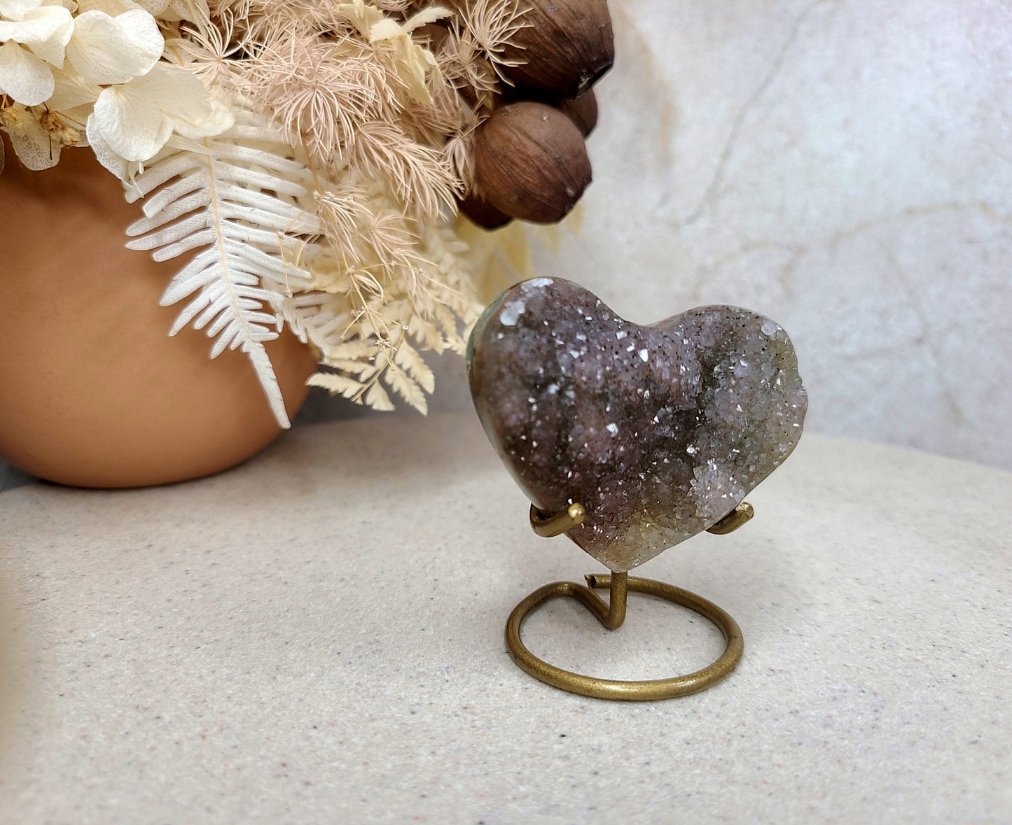 Flower Amethyst Heart on stand (small)