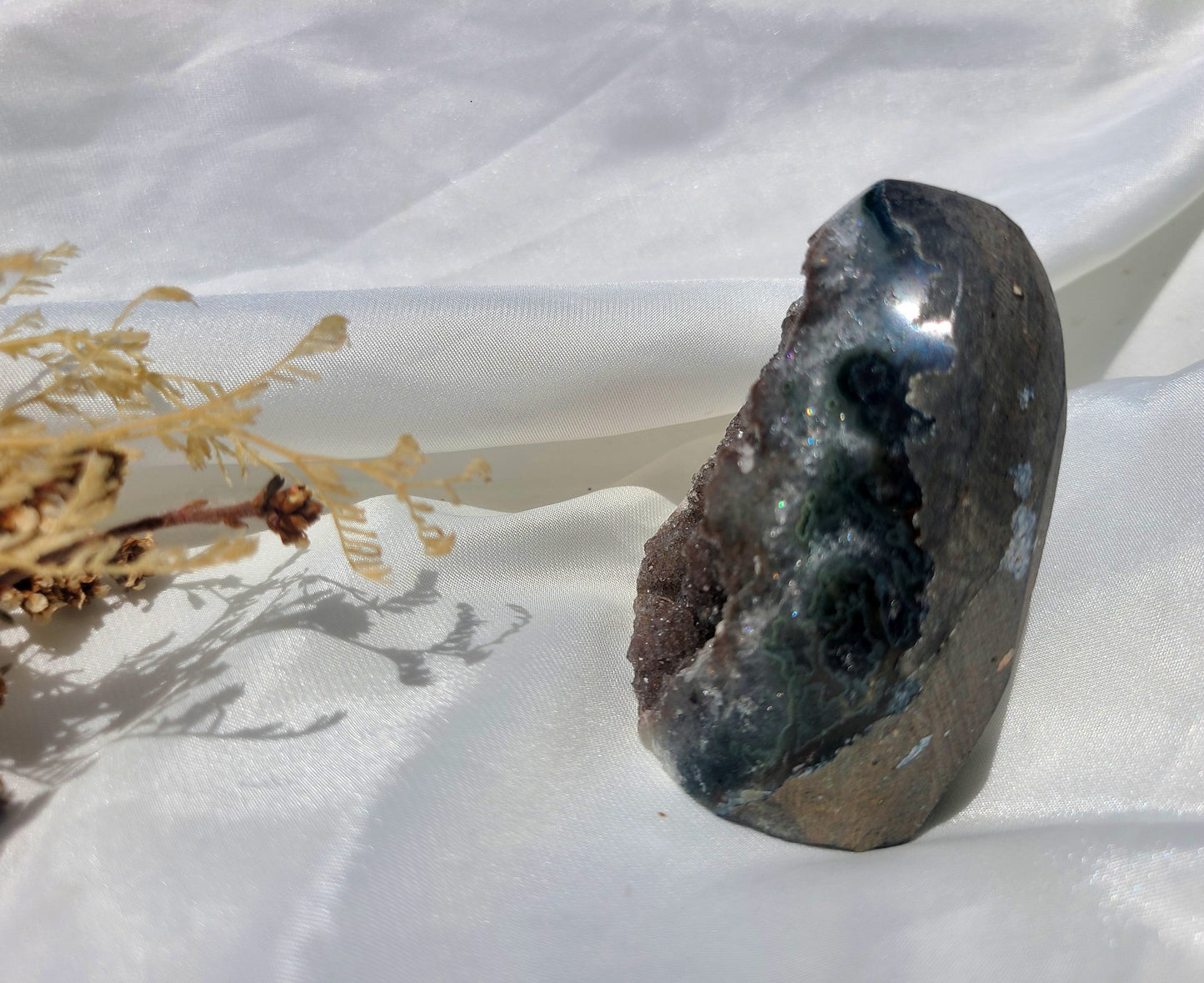 Galaxy Amethyst Cut Base 16