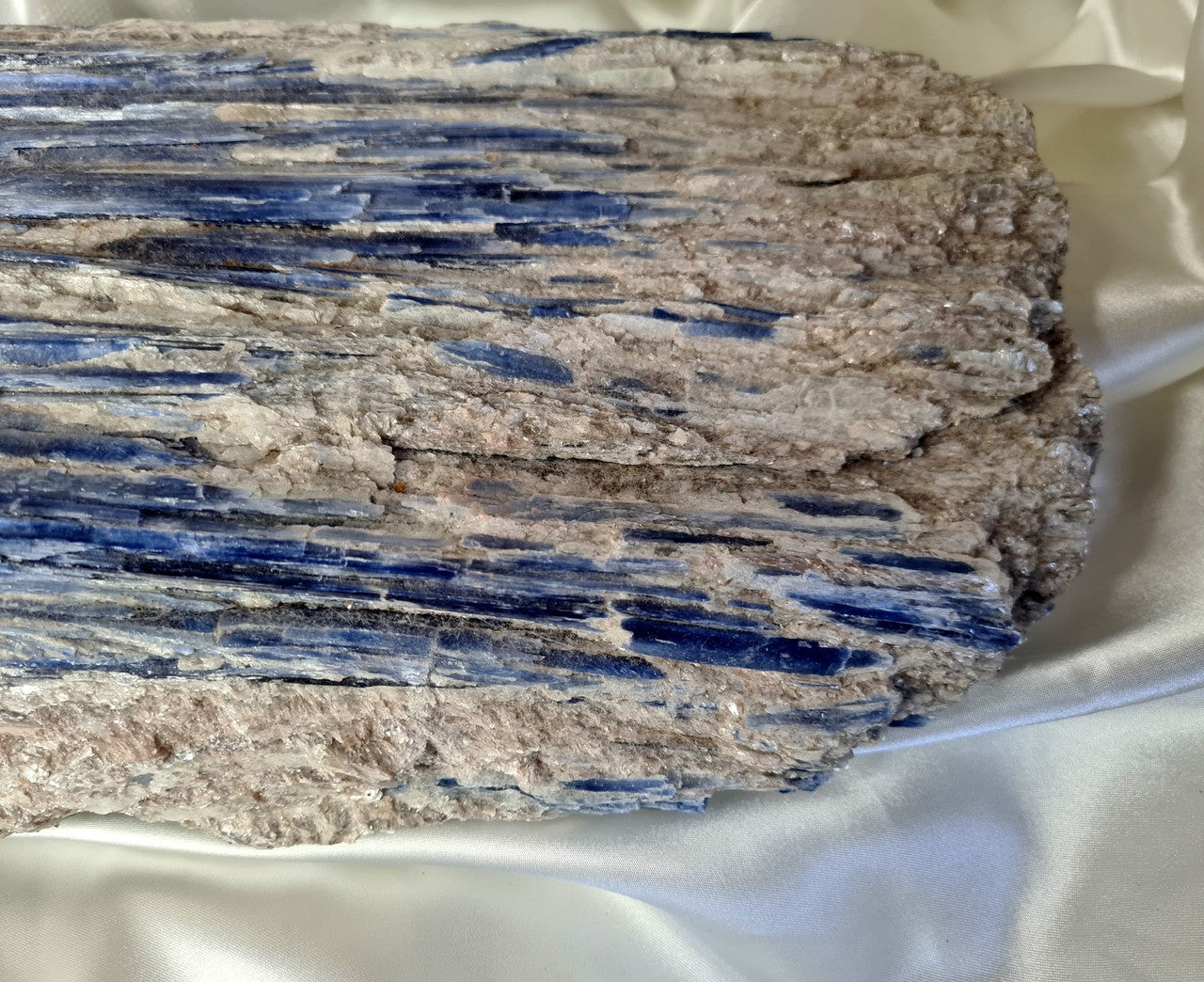 Kyanite XL Statement Specimen 01 - 10.3kg