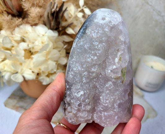 Sugar Amethyst Self-standing Cut Base 03